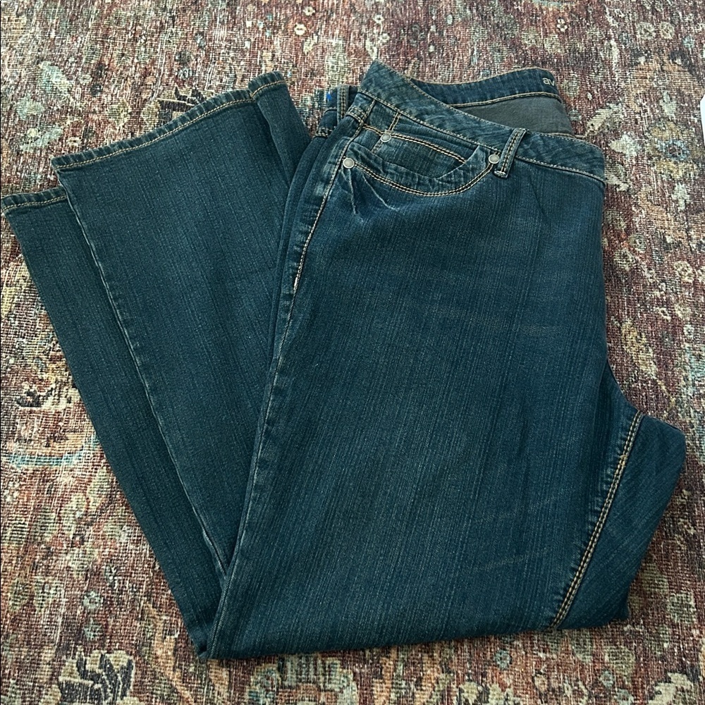 Avenue Wide Leg Women’s Jeans
Size 18